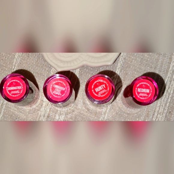 Redrum-Jeffree Star Liquid Lipstick - Qty 1 Lipstick Included - Picture 3 of 3